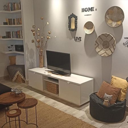 Charming Garden Apartment Rhodes City ภายนอก รูปภาพ